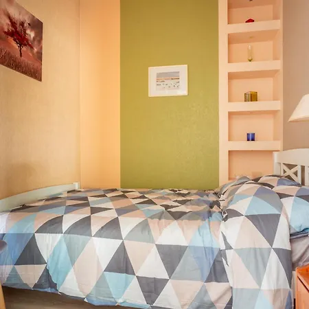 Old Town Apartment *