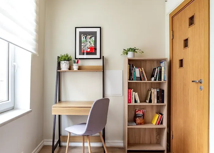 Old Town Apartment *